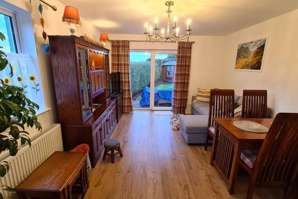 אינברנס Northlea-Scottish Style Cottage מראה חיצוני תמונה